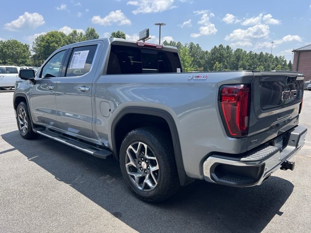 2024 GMC Sierra 1500 SLT 8