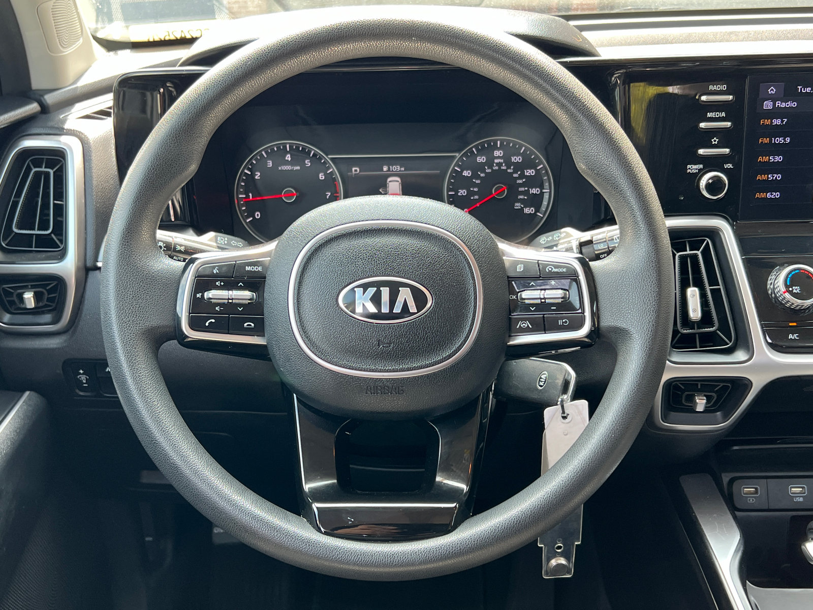 2021 Kia Sorento LX 23