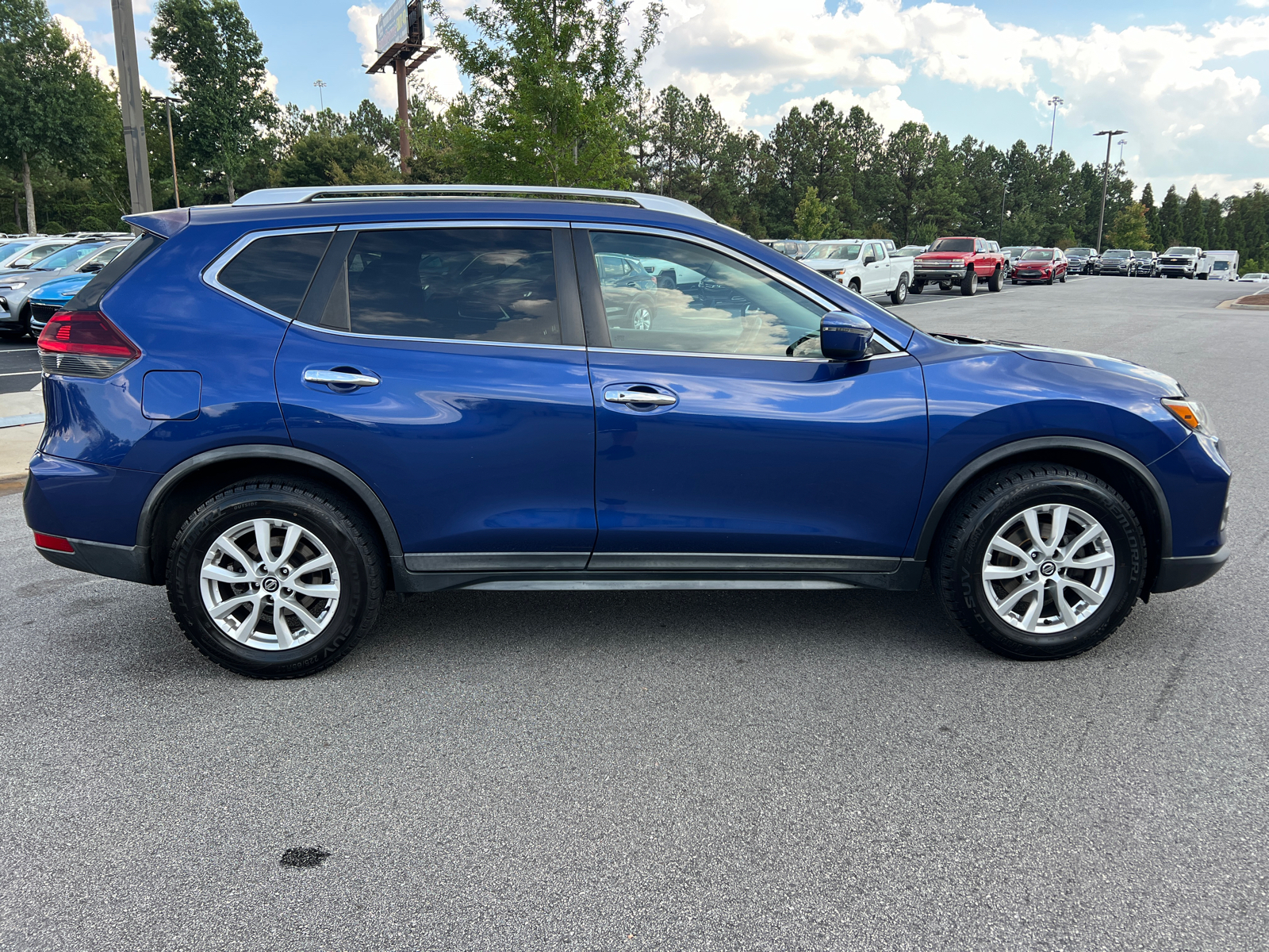 2018 Nissan Rogue SV 4