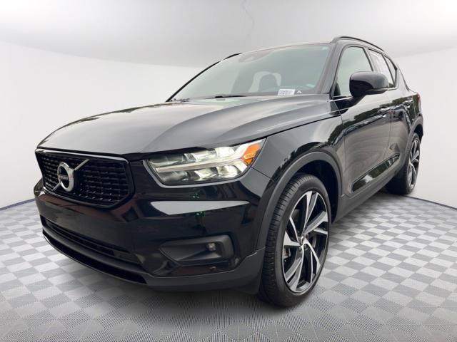 2020 Volvo XC40 R-Design 1