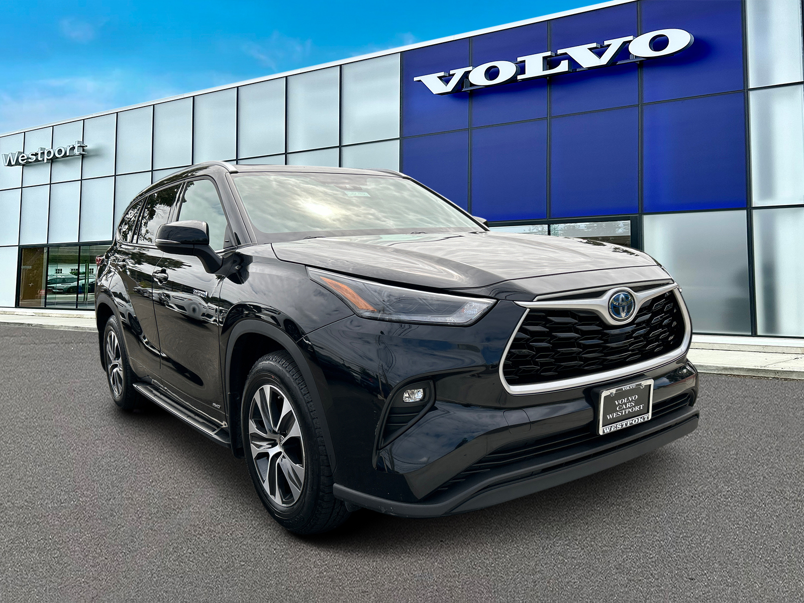 2021 Toyota Highlander Hybrid XLE 1