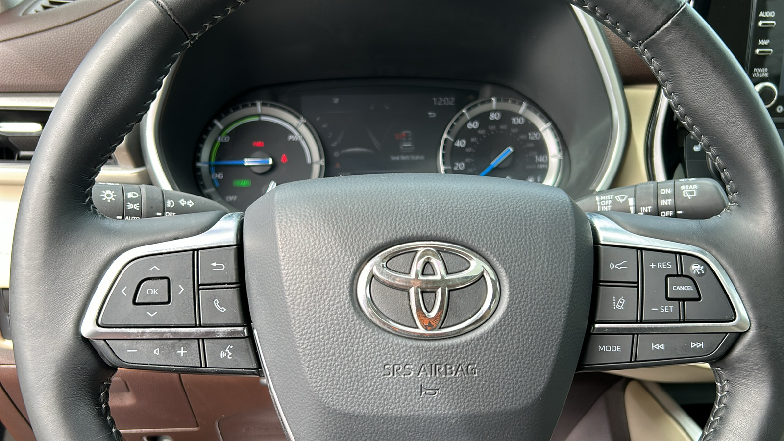 2021 Toyota Highlander Hybrid XLE 11