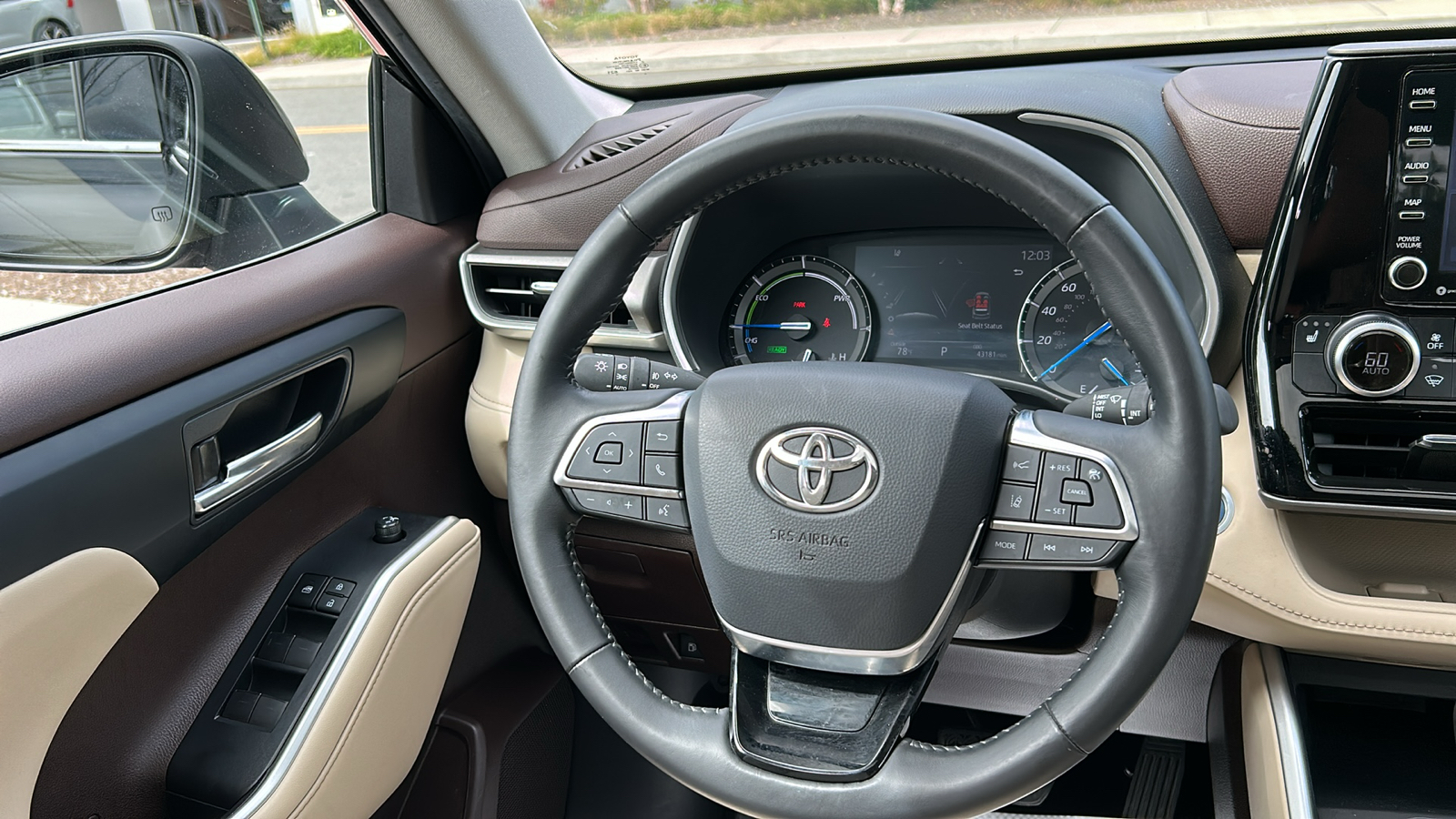 2021 Toyota Highlander Hybrid XLE 21