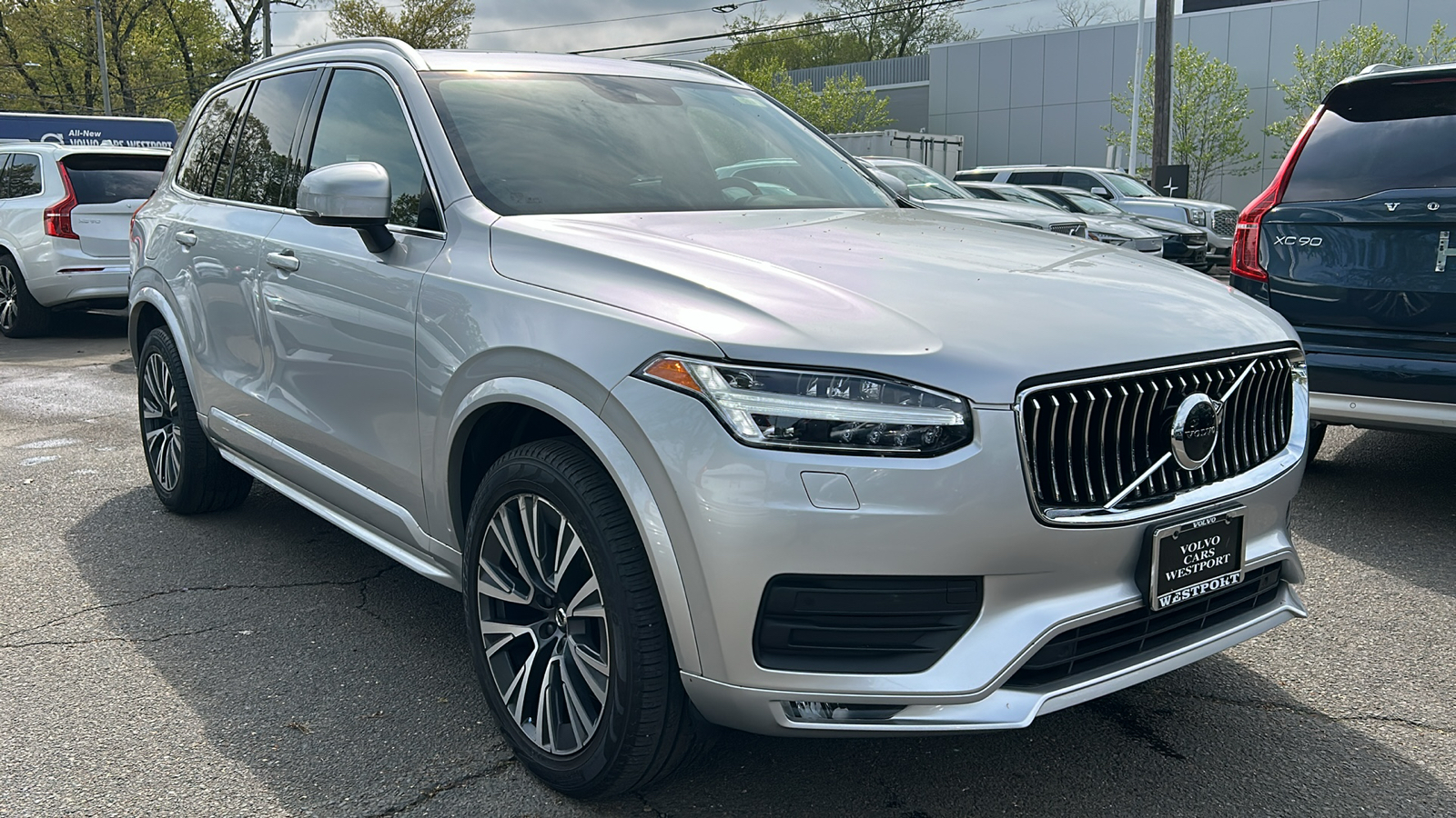 2022 Volvo XC90 T6 Momentum 3