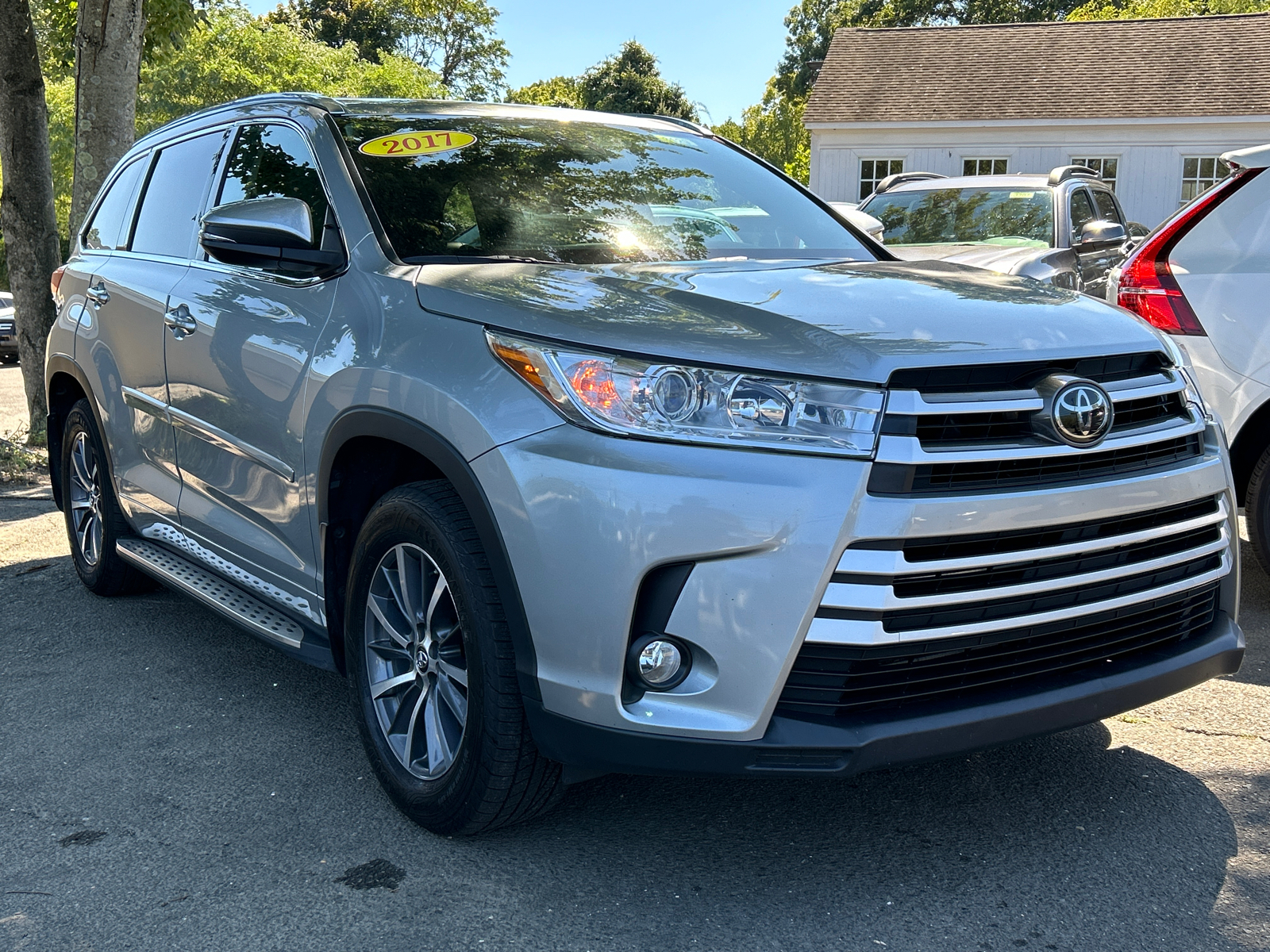 2017 Toyota Highlander  2