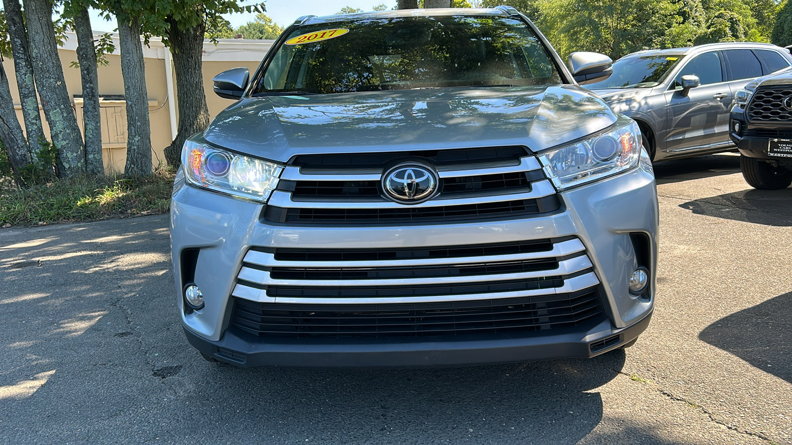 2017 Toyota Highlander  3