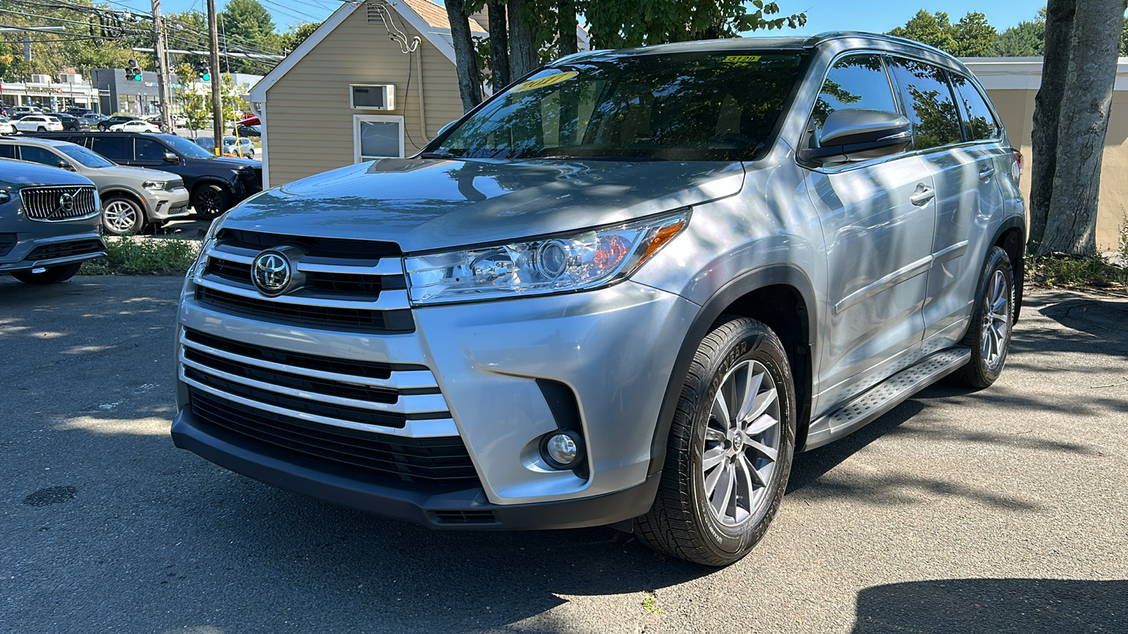 2017 Toyota Highlander  4