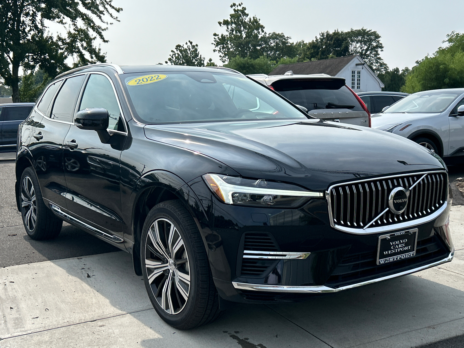 2022 Volvo XC60 Recharge Plug-In Hybrid T8 Inscription 2