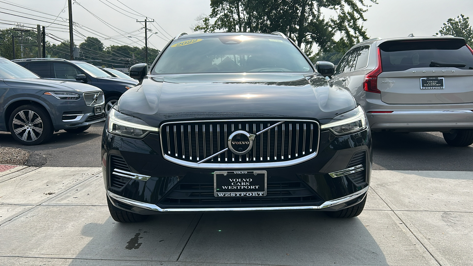 2022 Volvo XC60 Recharge Plug-In Hybrid T8 Inscription 3