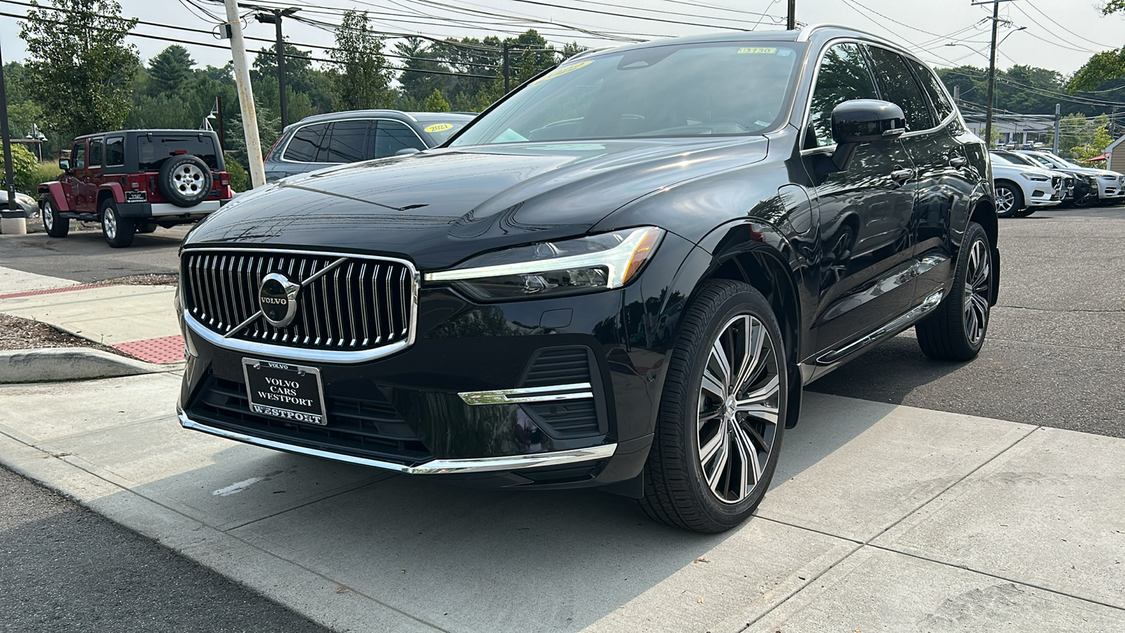 2022 Volvo XC60 Recharge Plug-In Hybrid T8 Inscription 4