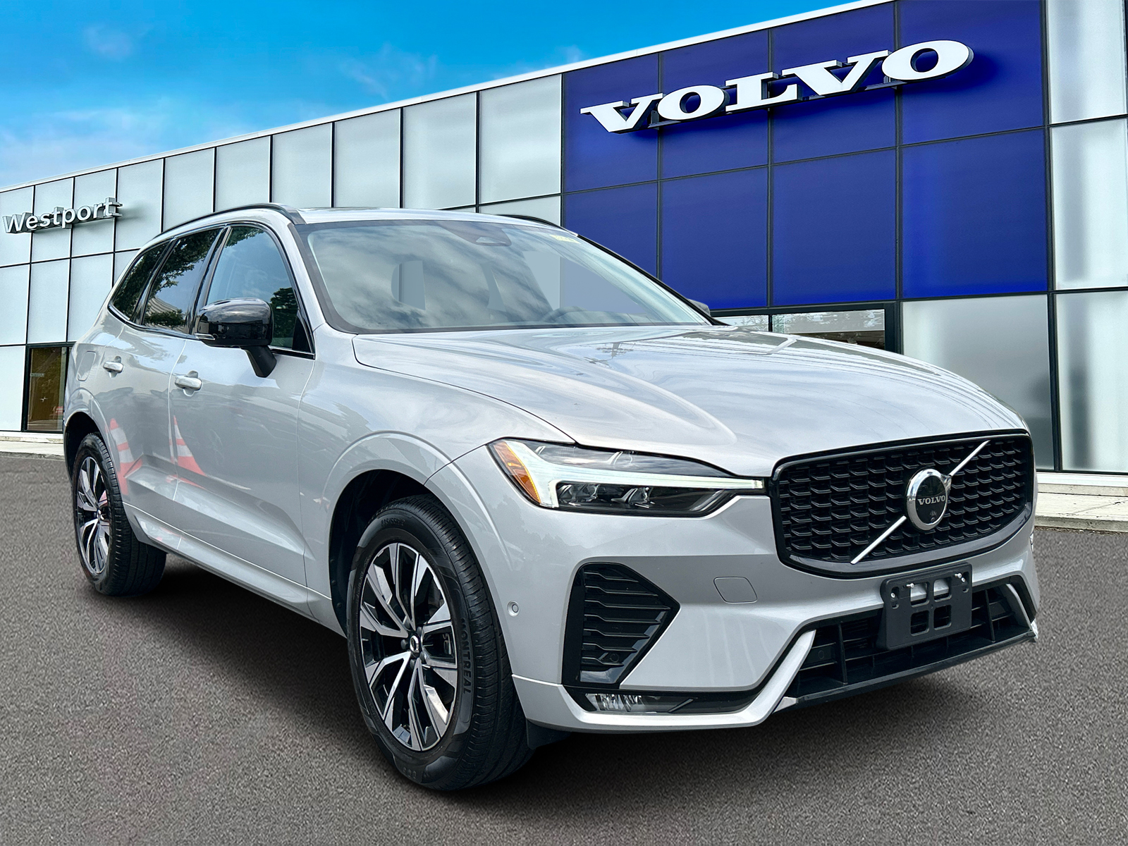 2024 Volvo XC60 B5 Plus Dark Theme 1