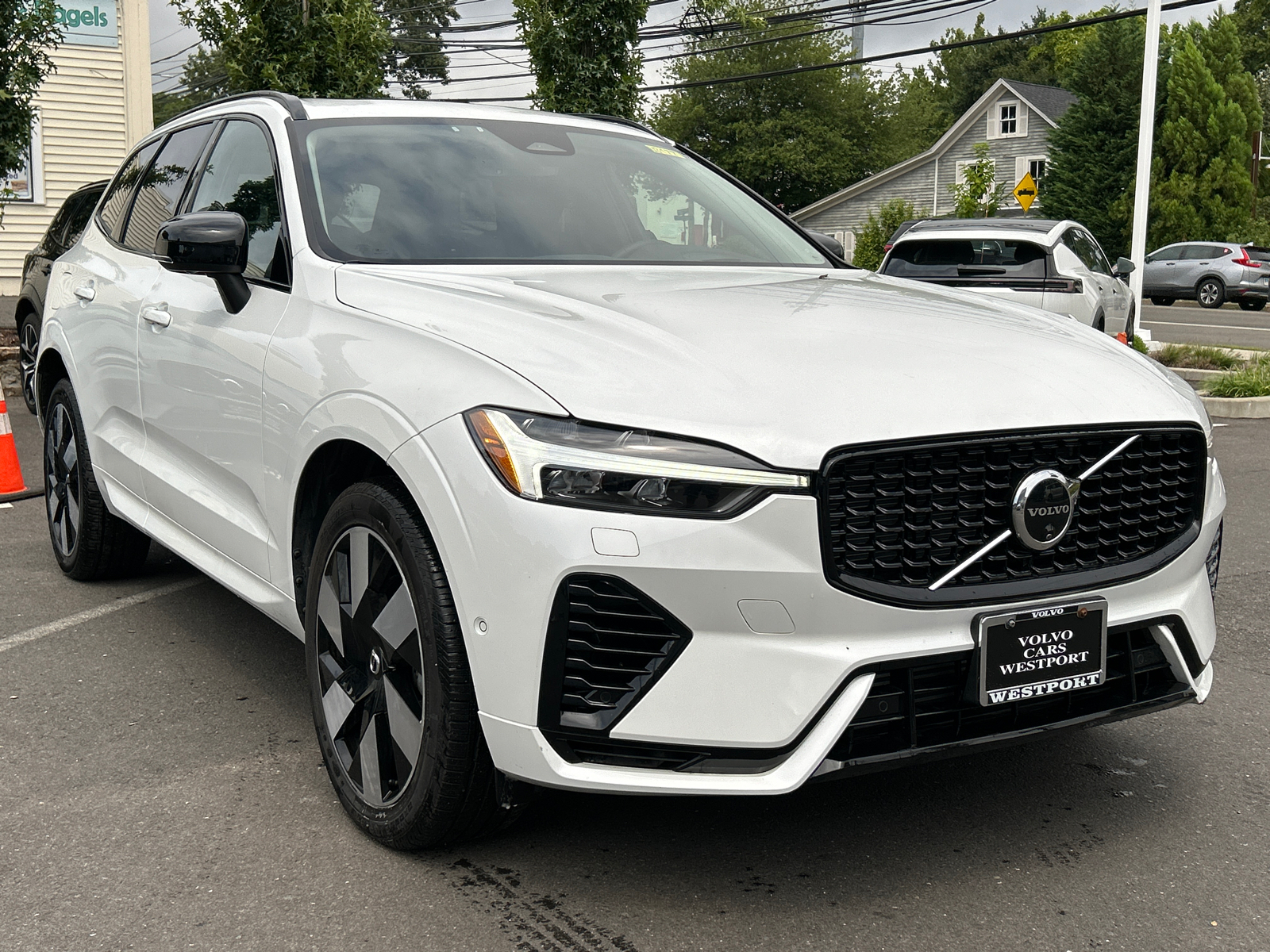 2024 Volvo XC60 Recharge Plug-In Hybrid Ultimate 2