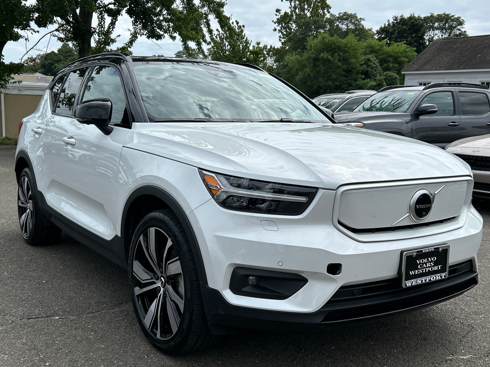 2021 Volvo XC40 Recharge Pure Electric P8 2