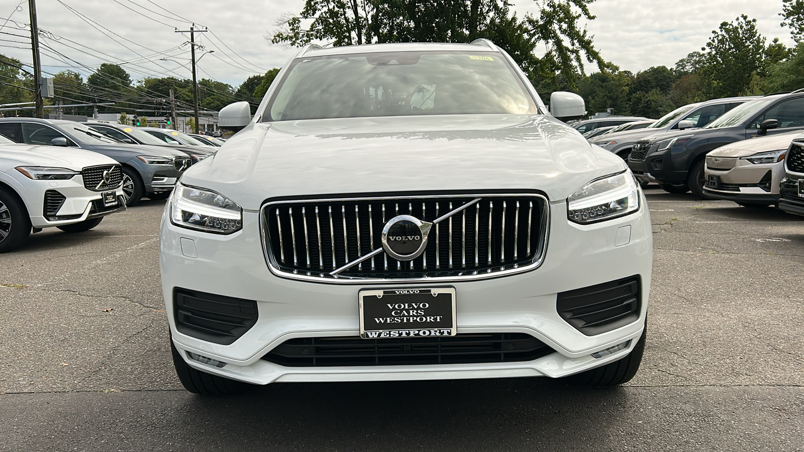 2022 Volvo XC90 T6 Momentum 3