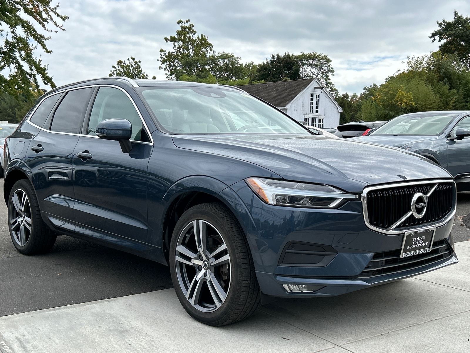 2021 Volvo XC60 T5 Momentum 2