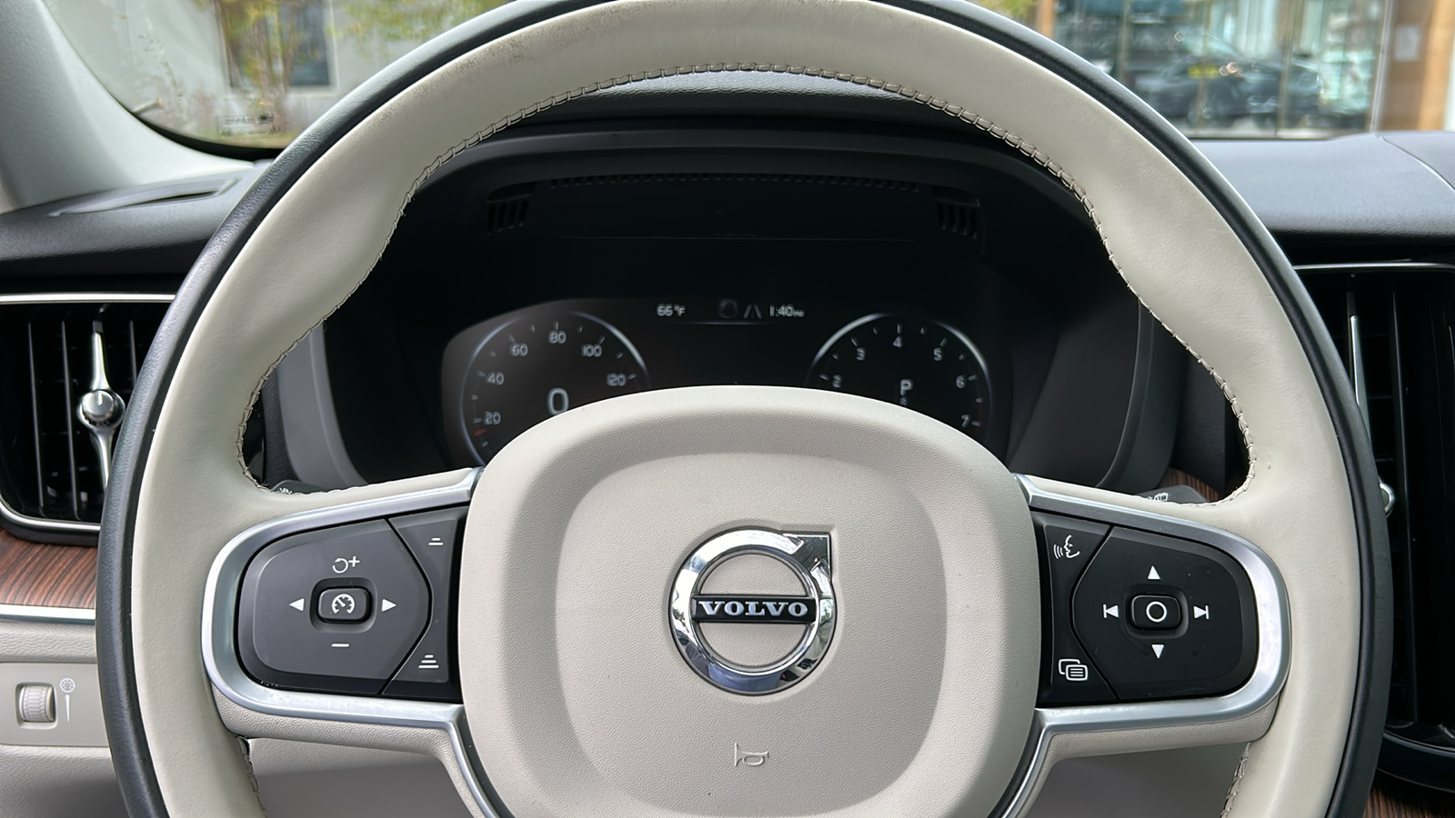 2021 Volvo XC60 T5 Momentum 11