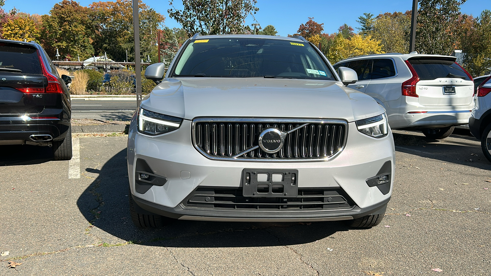 2023 Volvo XC40 B5 Plus Bright Theme 3