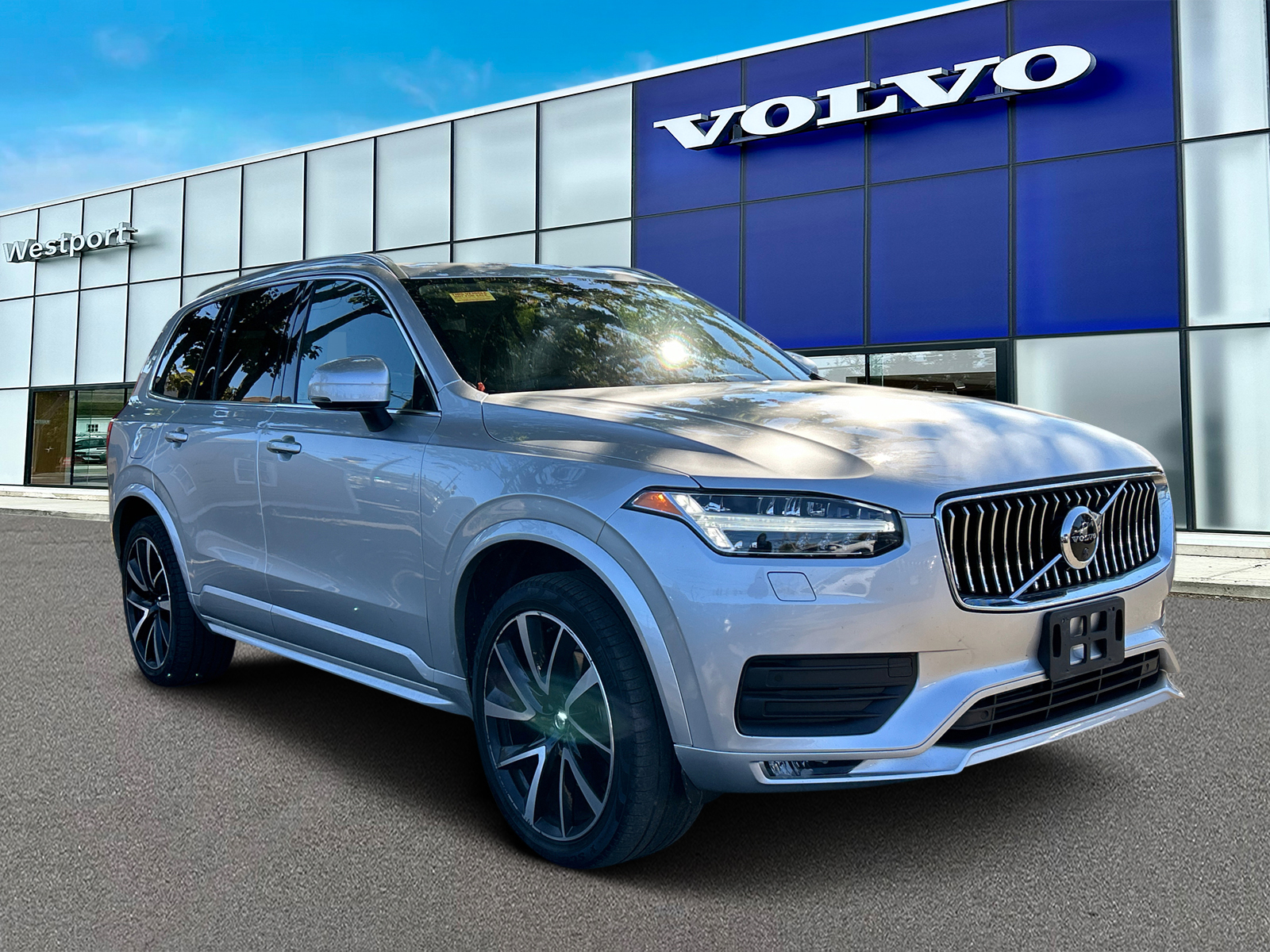 2022 Volvo XC90 T6 Momentum 1