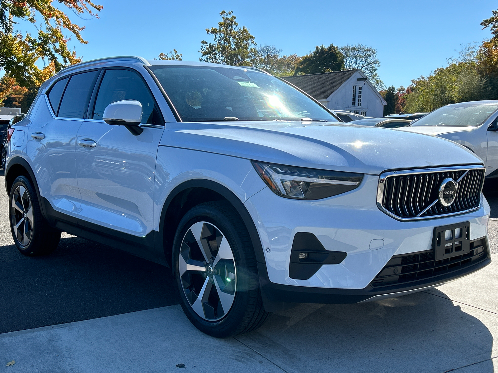 2024 Volvo XC40 B5 Plus Bright Theme 2