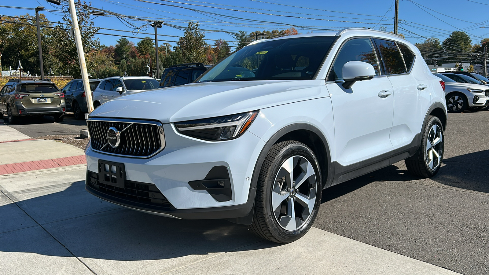 2024 Volvo XC40 B5 Plus Bright Theme 4