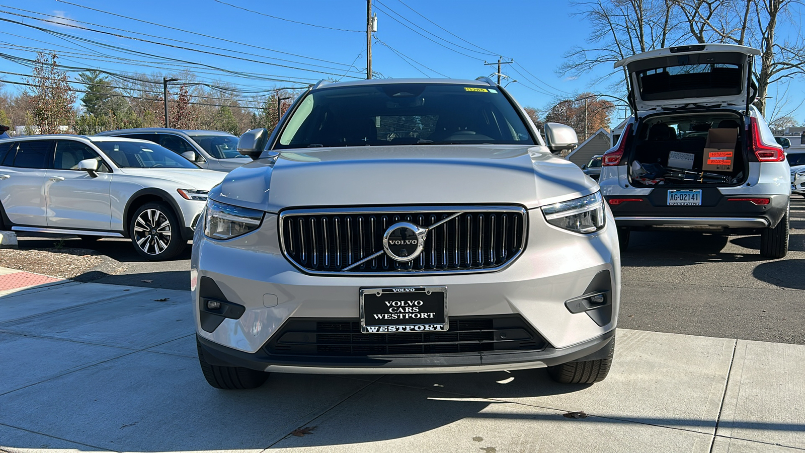 2024 Volvo XC40 B5 Plus Bright Theme 3