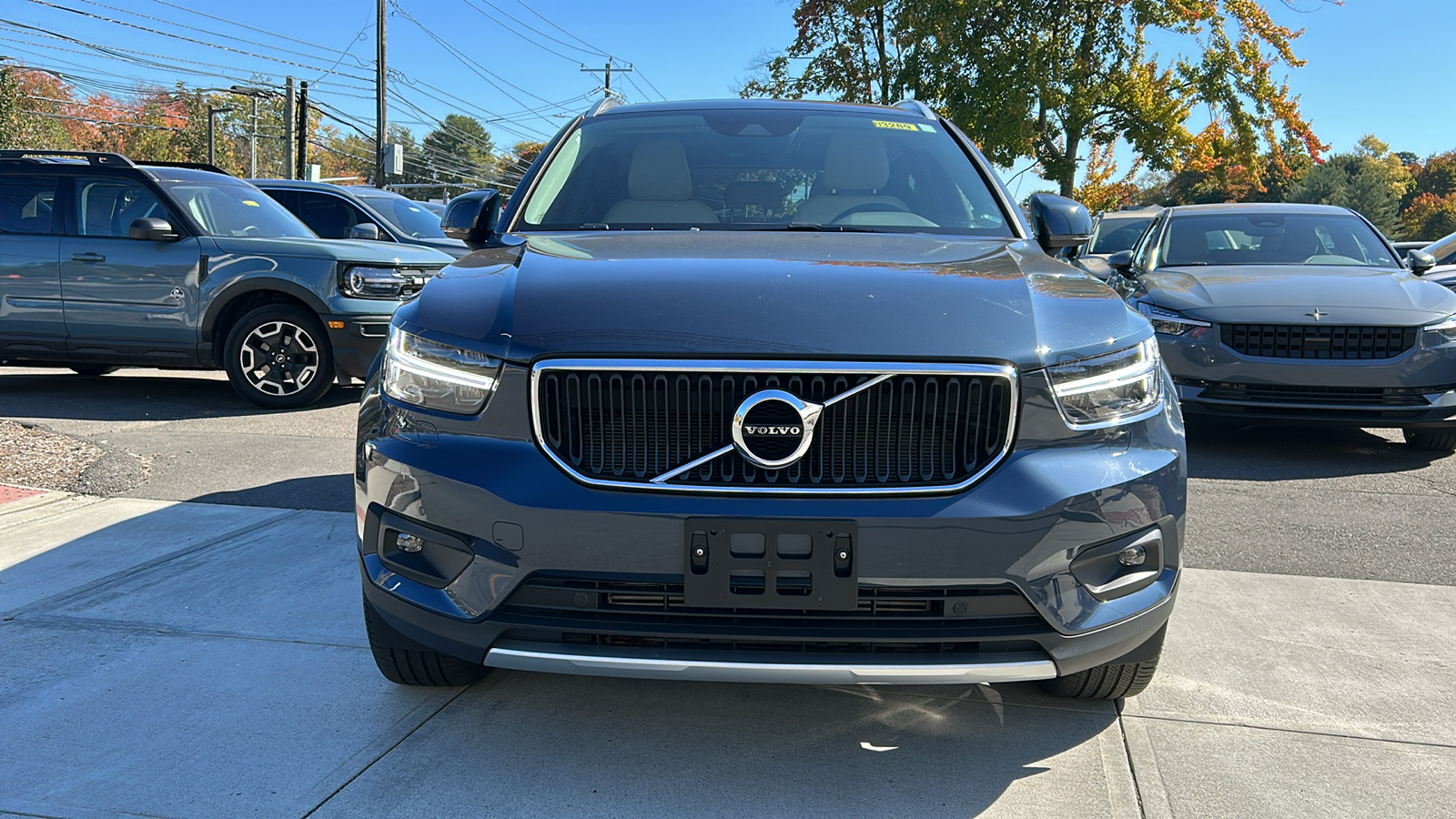 2022 Volvo XC40 Momentum 3