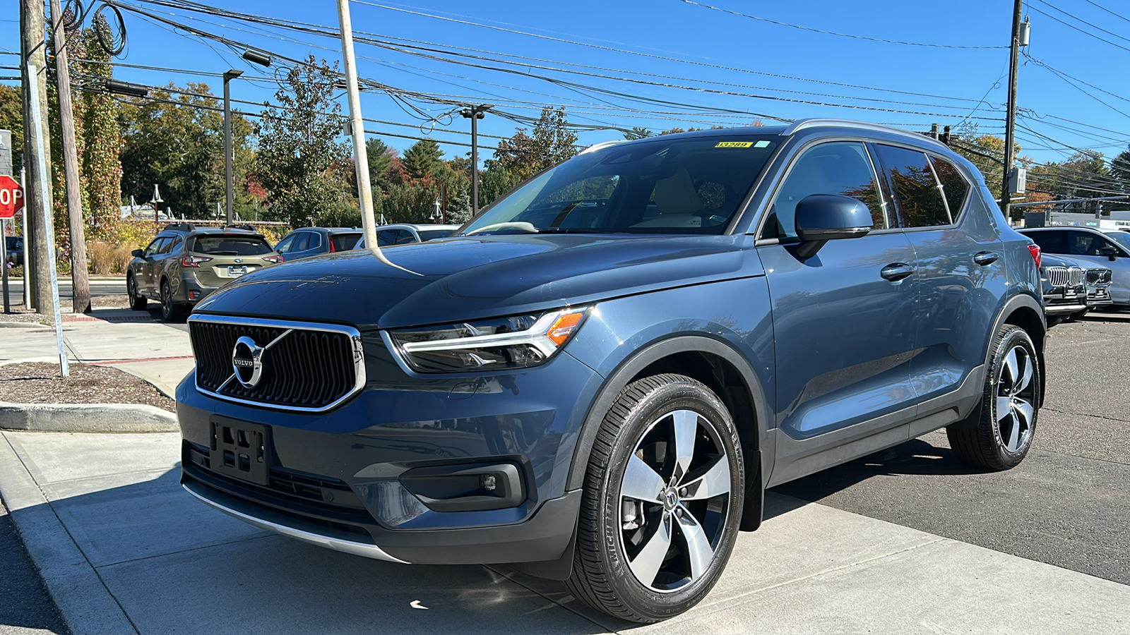 2022 Volvo XC40 Momentum 4