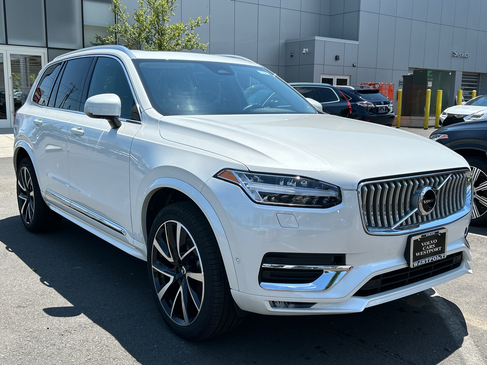 2024 Volvo XC90 B6 Plus Bright Theme 2