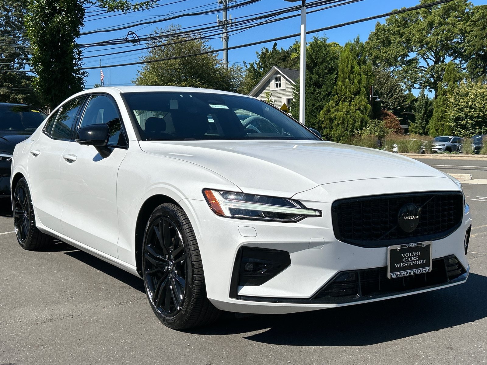 2024 Volvo S60 B5 Plus Black Edition 2