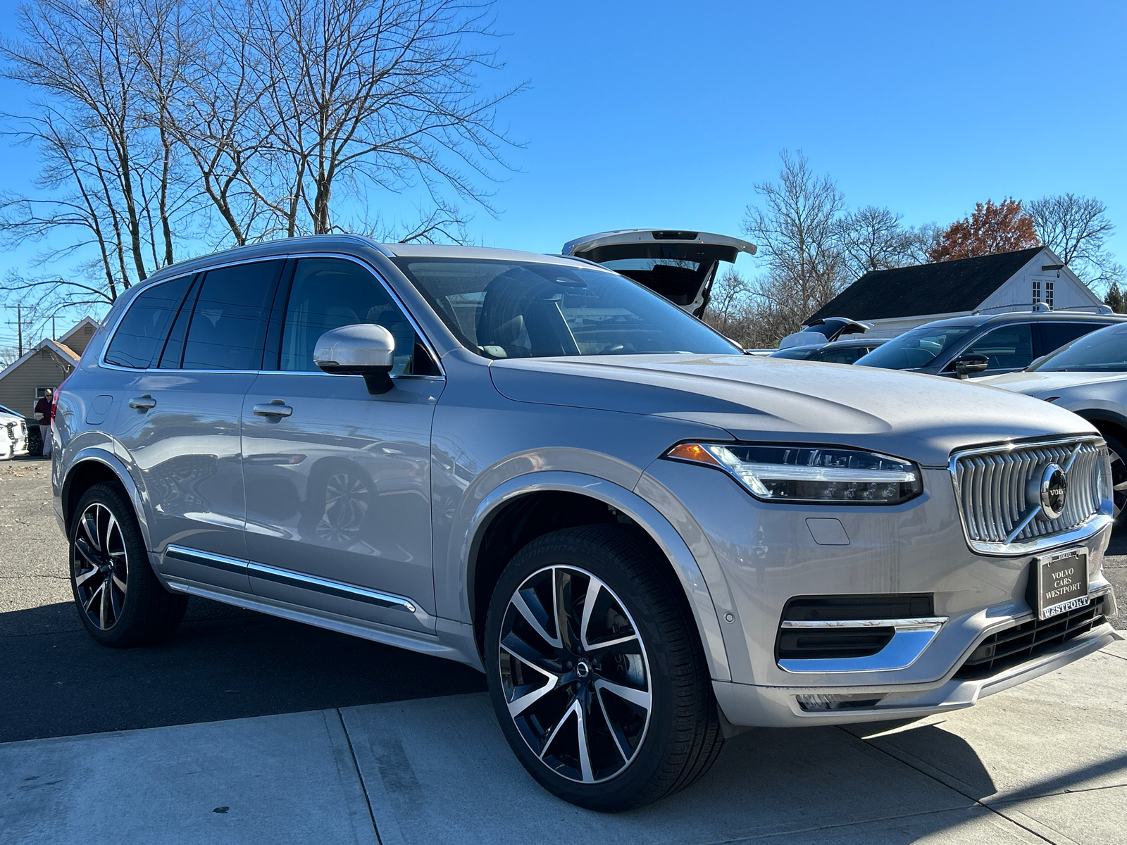 2024 Volvo XC90 B6 Plus Bright Theme 2