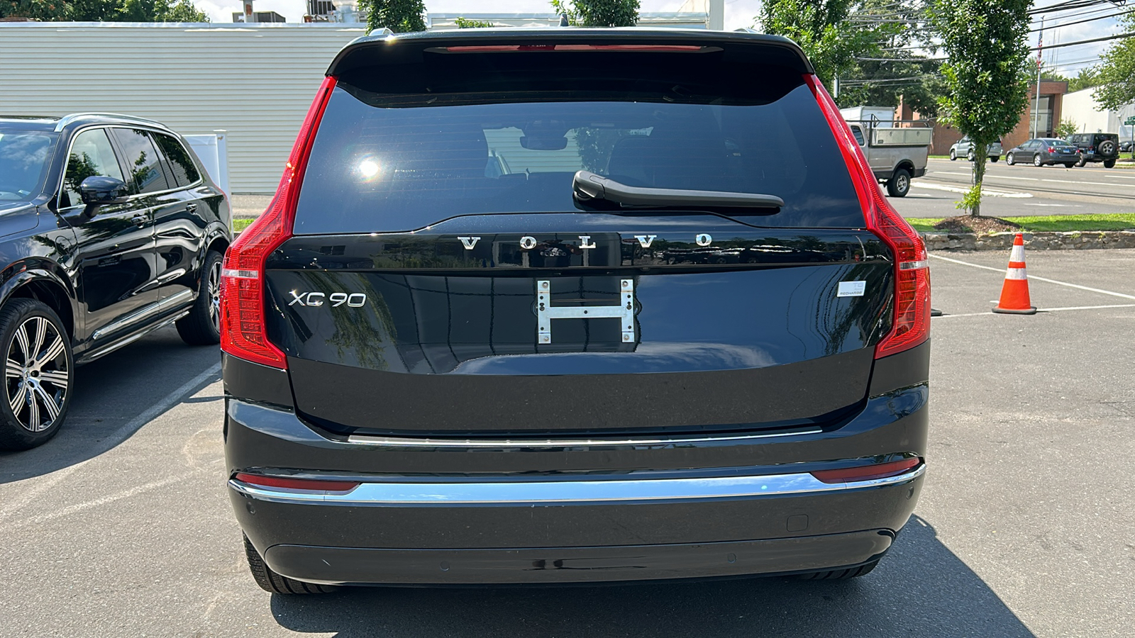 2024 Volvo XC90 Recharge Plug-In Hybrid T8 Plus Bright Theme 7 Passenger 8