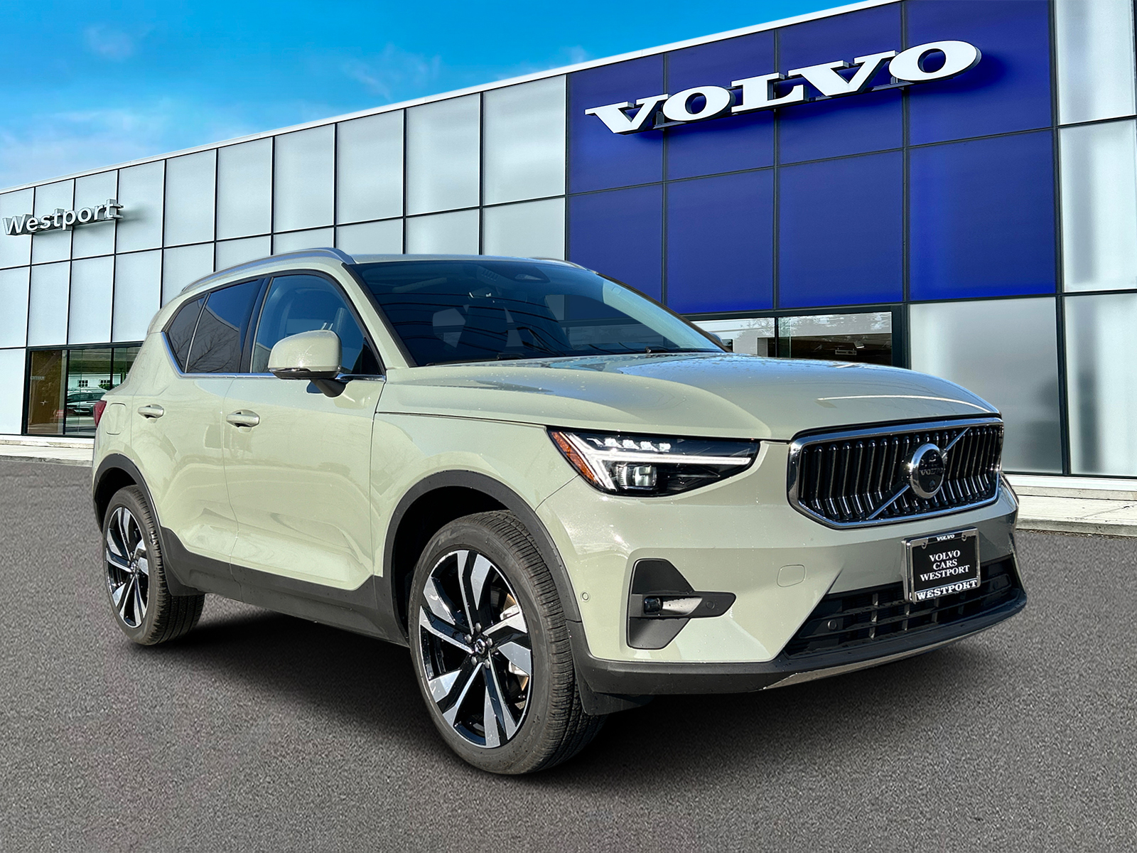 2025 Volvo XC40 B5 Plus Bright Theme 1