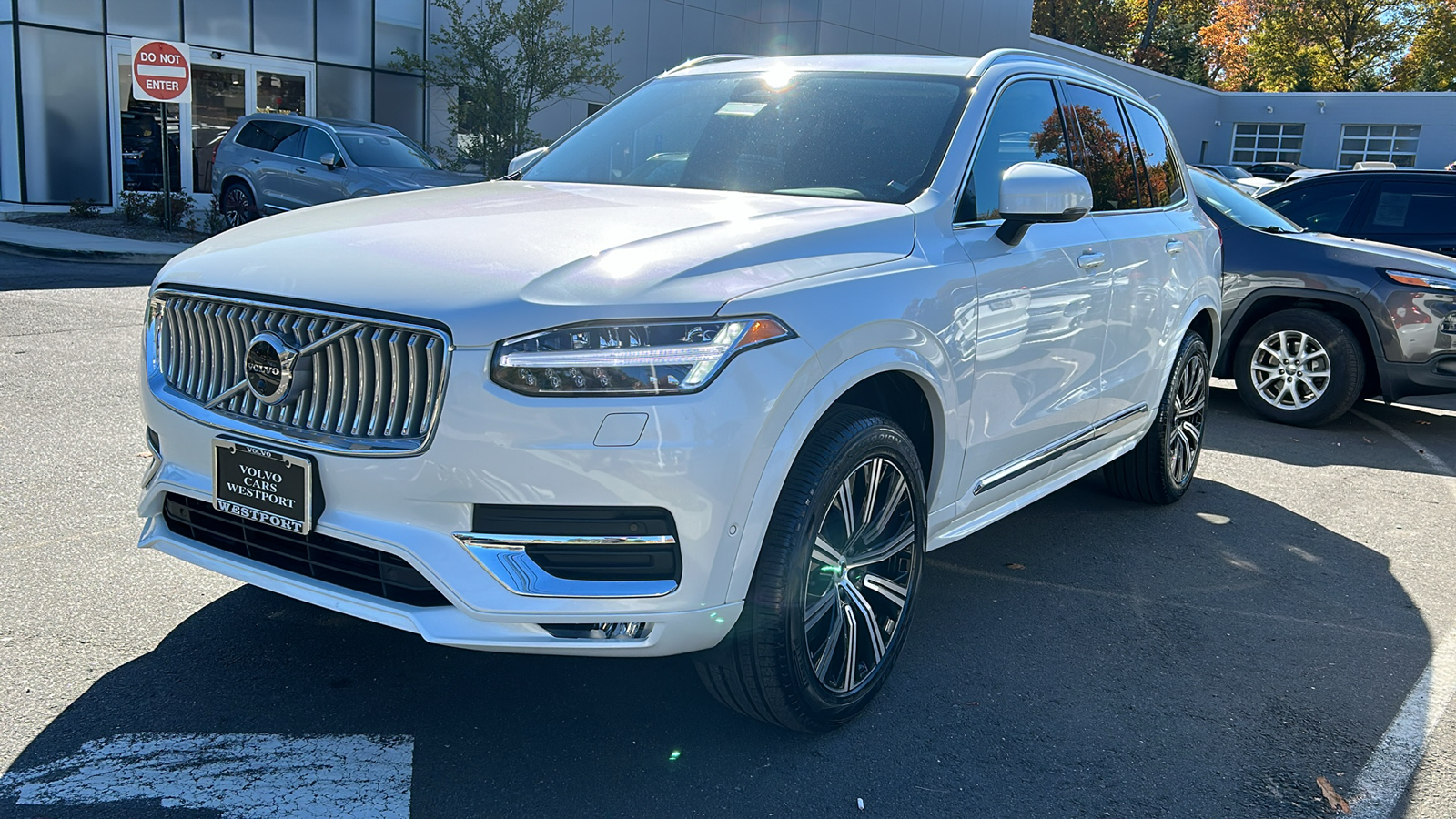 2025 Volvo XC90 B6 Plus 7-Seater 4