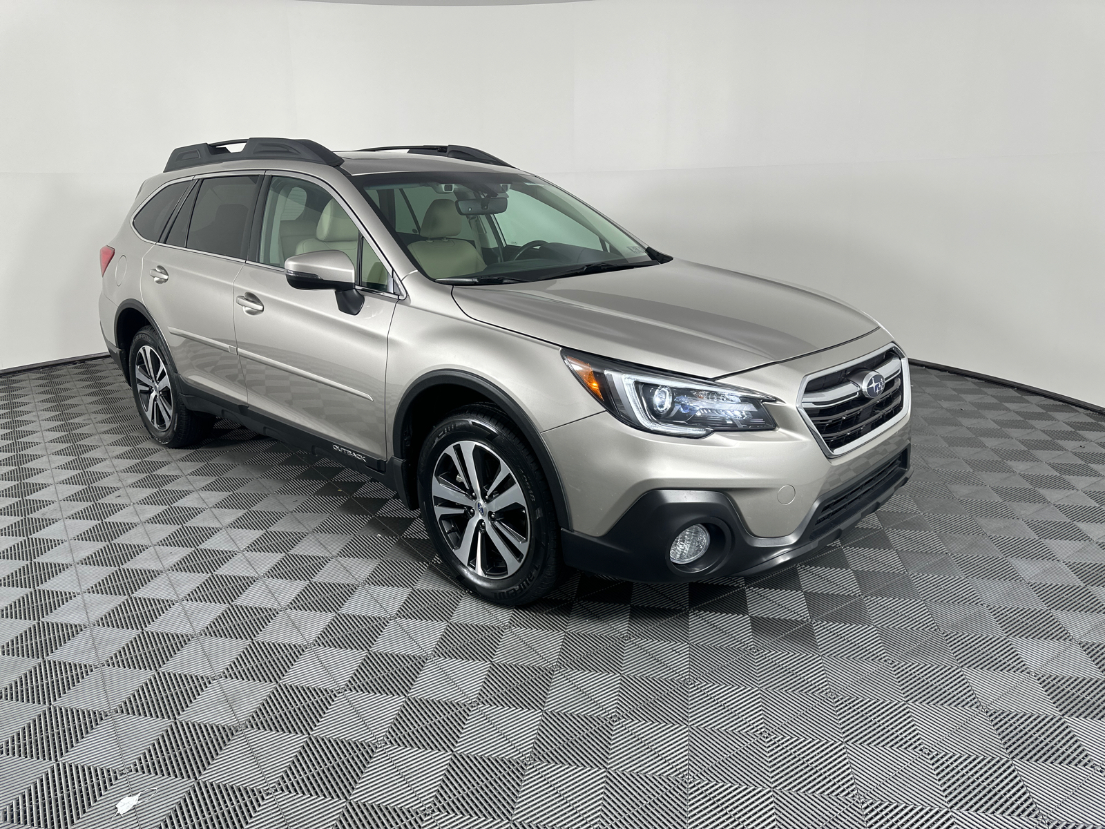 2018 Subaru Outback 3.6R 1