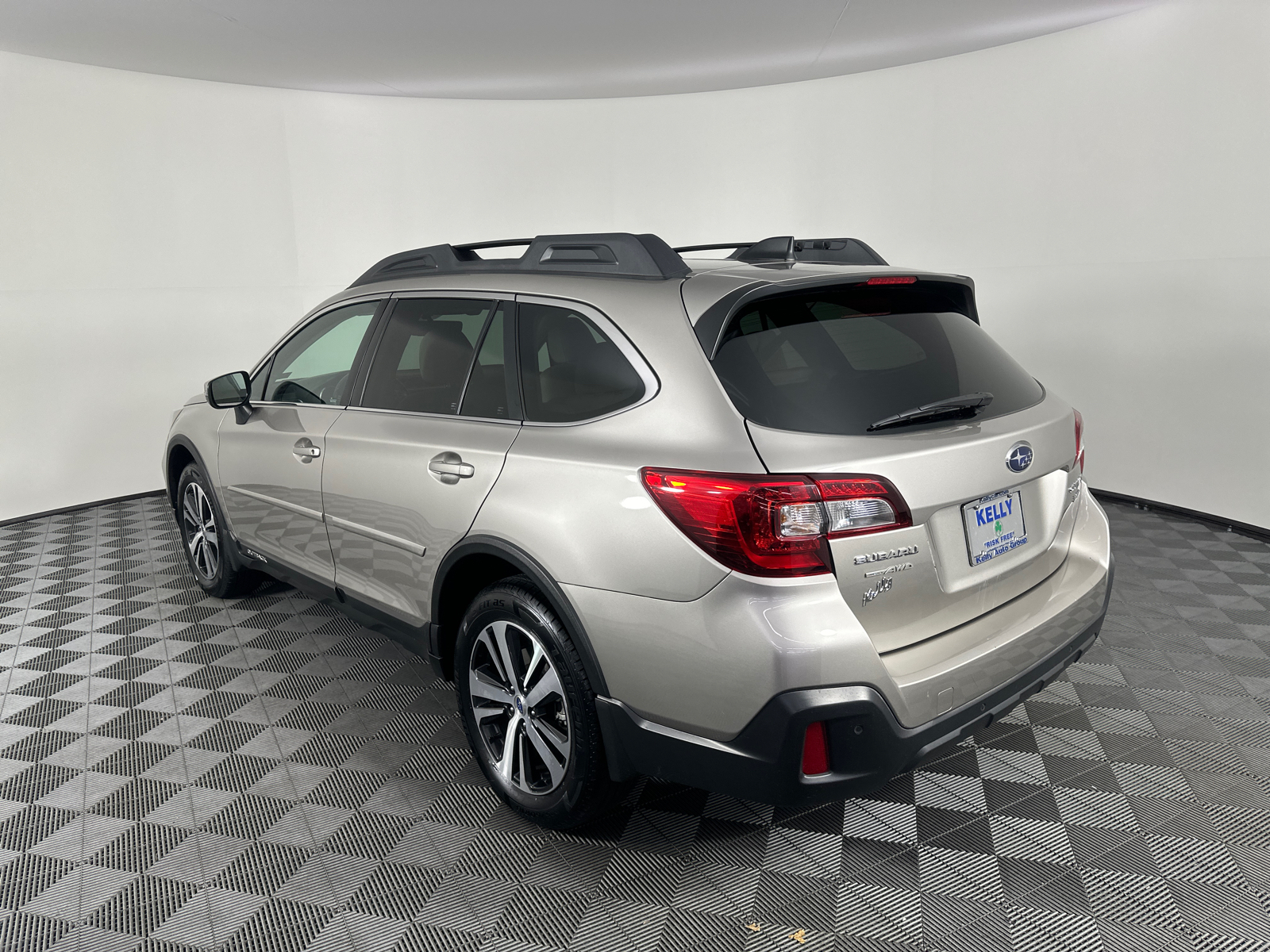 2018 Subaru Outback 3.6R 11