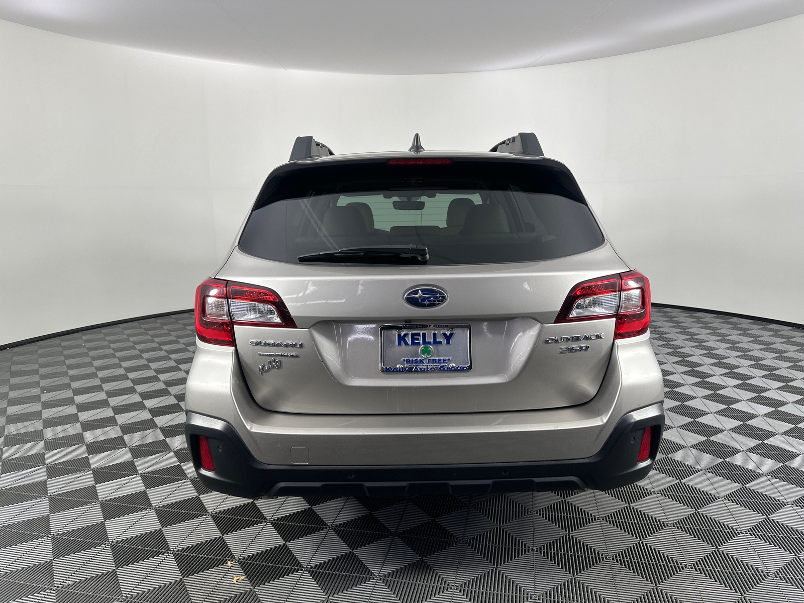 2018 Subaru Outback 3.6R 14