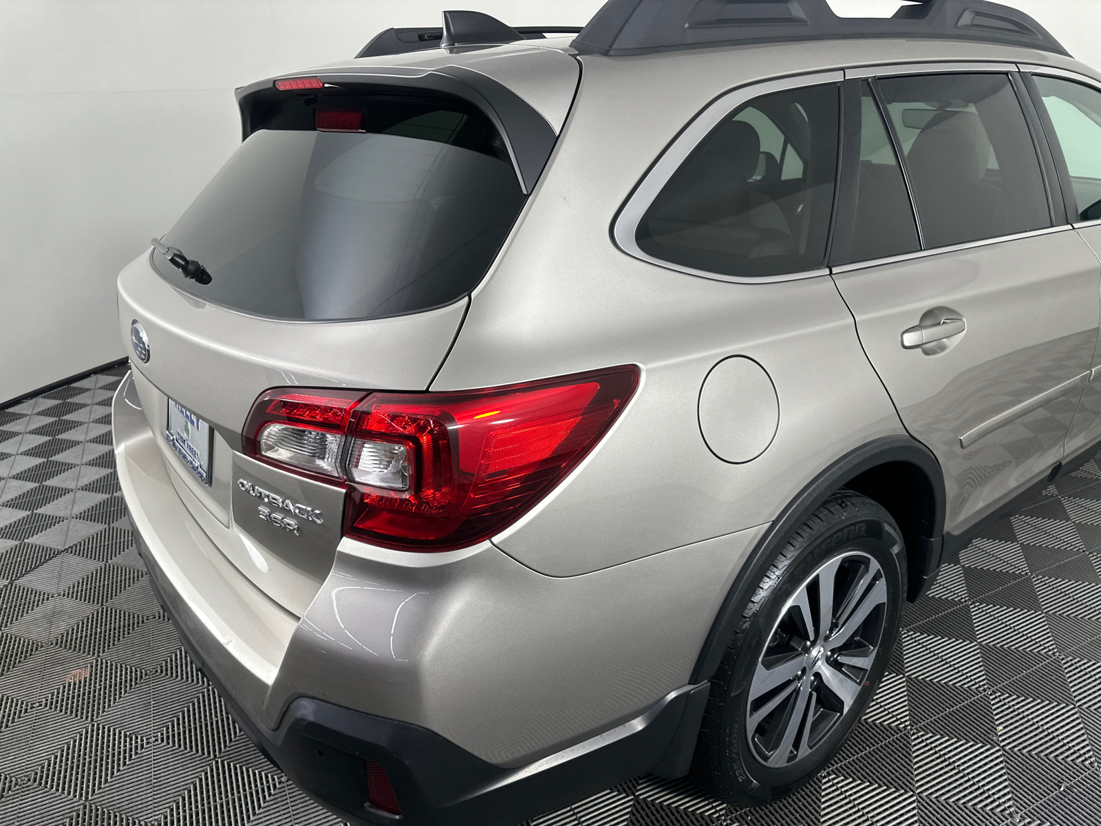 2018 Subaru Outback 3.6R 21