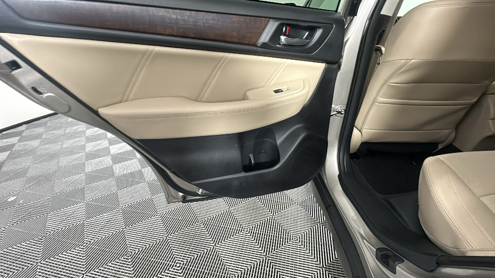 2018 Subaru Outback 3.6R 25