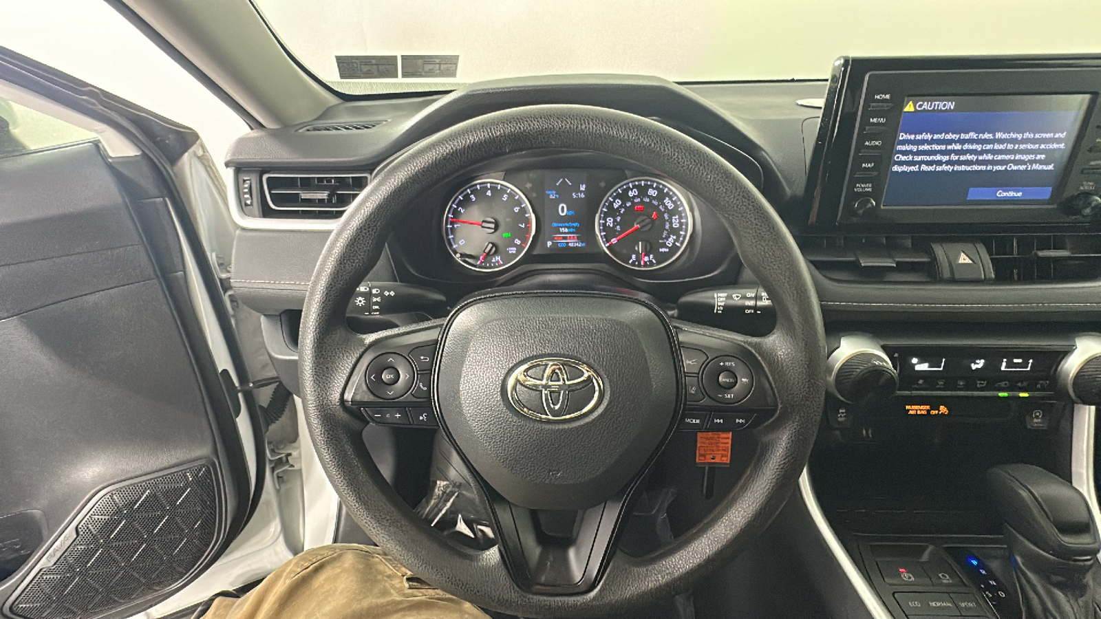 2019 Toyota RAV4 LE 31