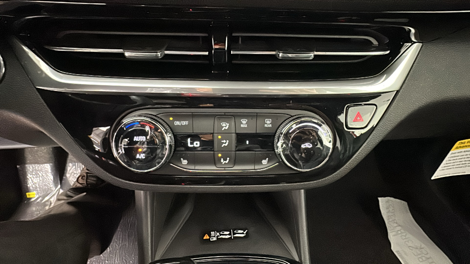2024 Buick Envista Sport Touring 41