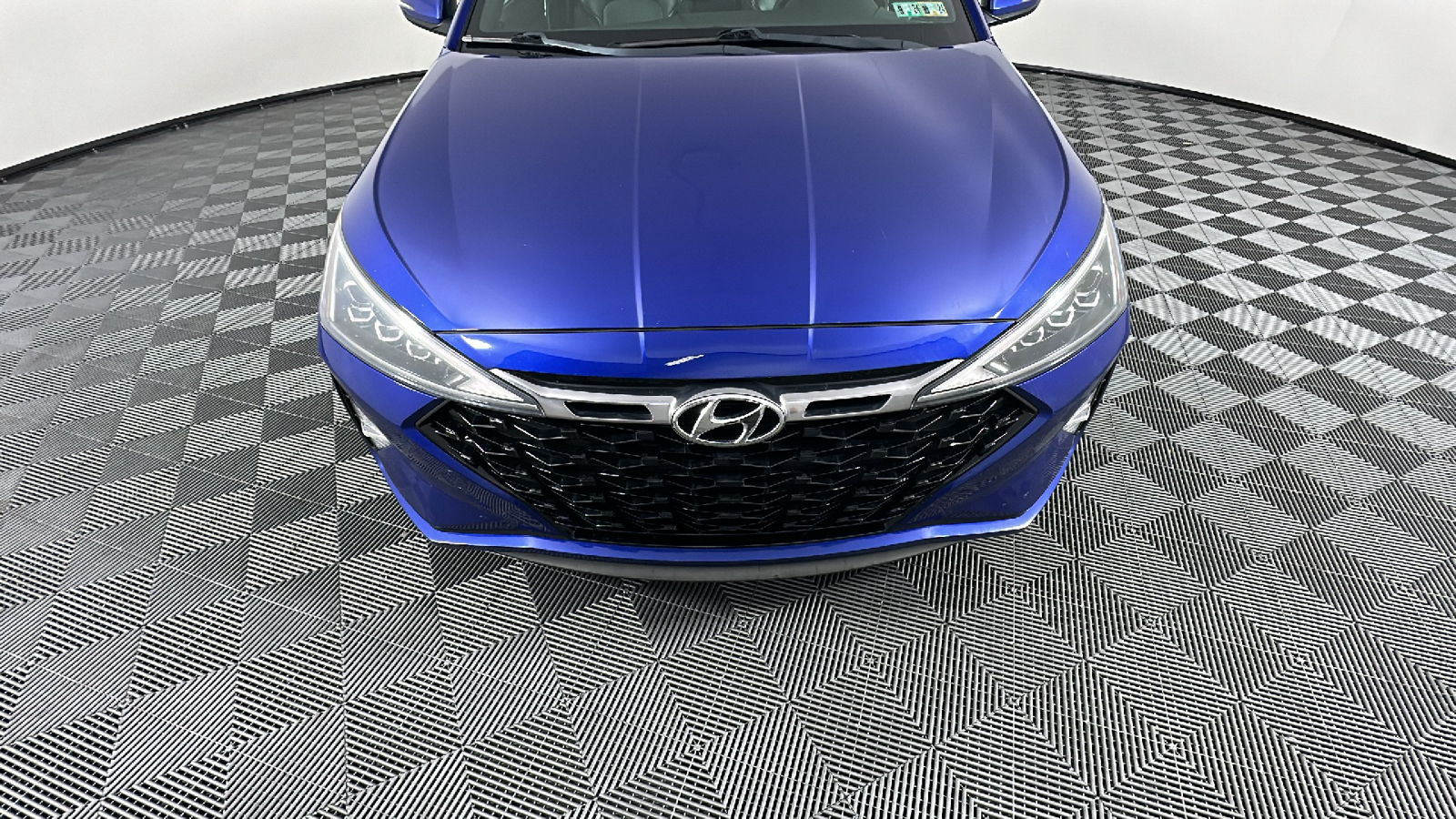 2019 Hyundai Elantra Sport 3