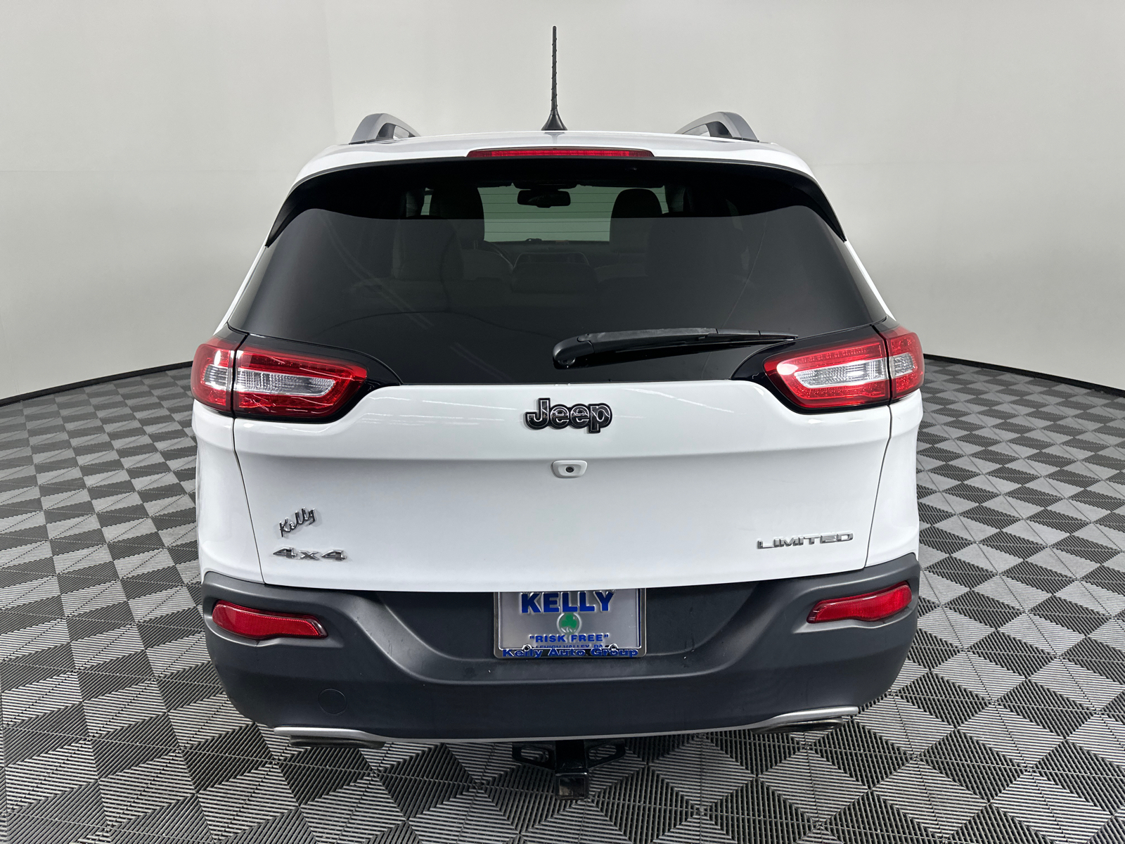 2016 Jeep Cherokee Limited 15