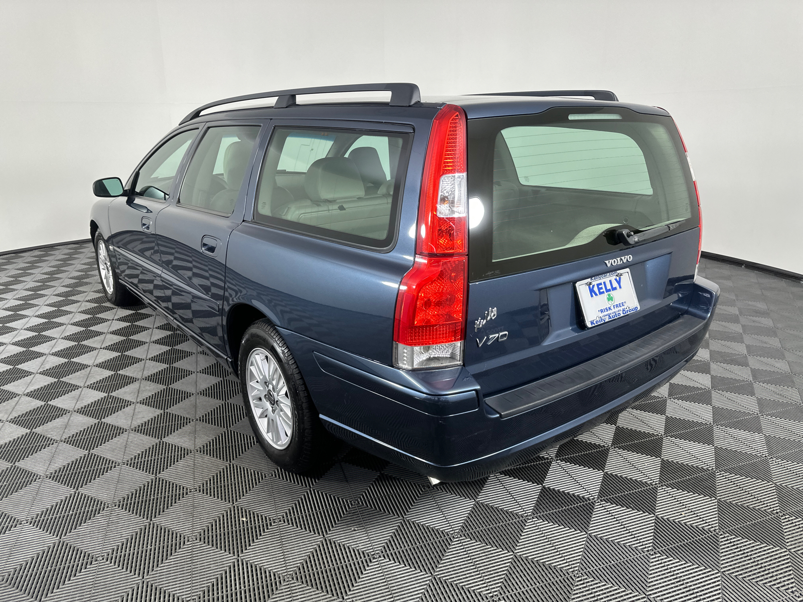 2005 Volvo V70 2.4 12