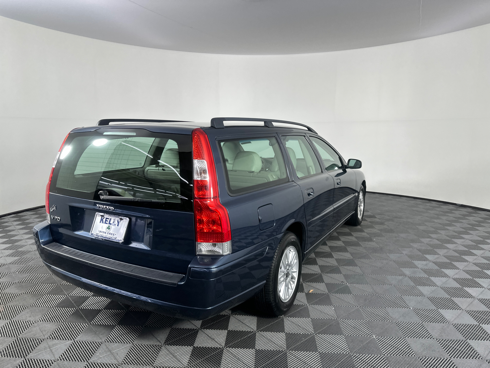 2005 Volvo V70 2.4 17