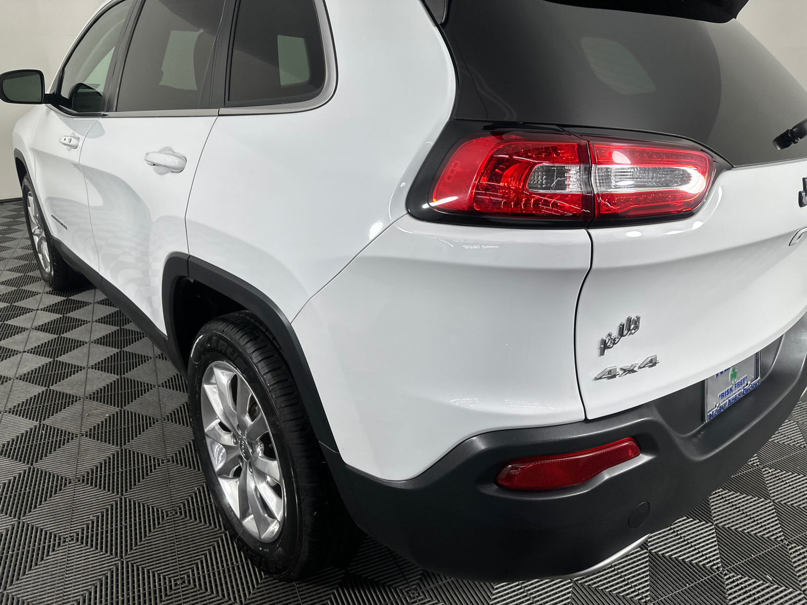 2014 Jeep Cherokee Limited 11