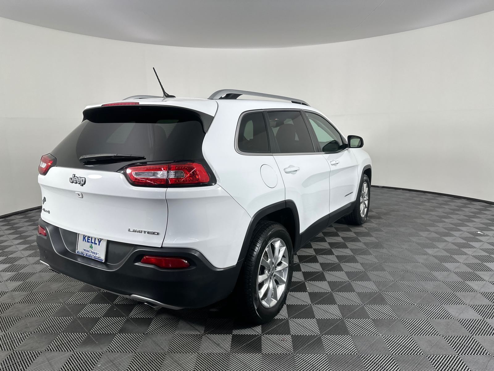 2014 Jeep Cherokee Limited 17