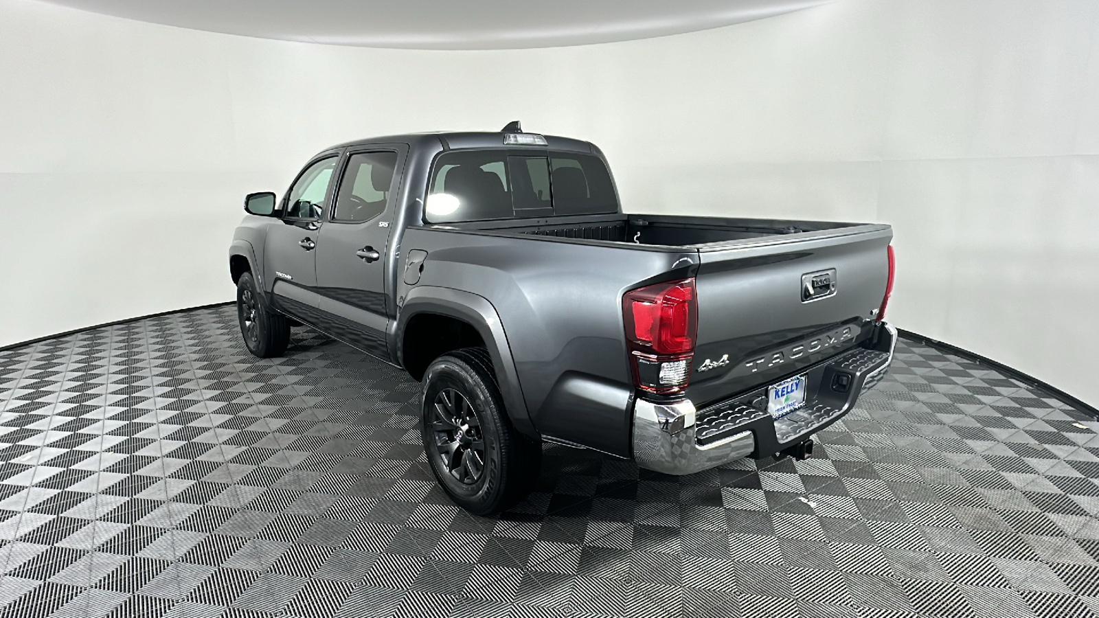 2022 Toyota Tacoma SR V6 11