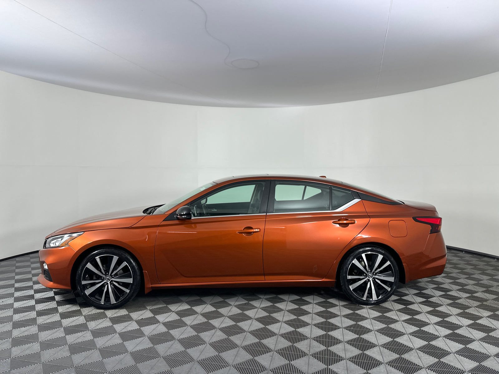 2019 Nissan Altima 2.5 SR 9