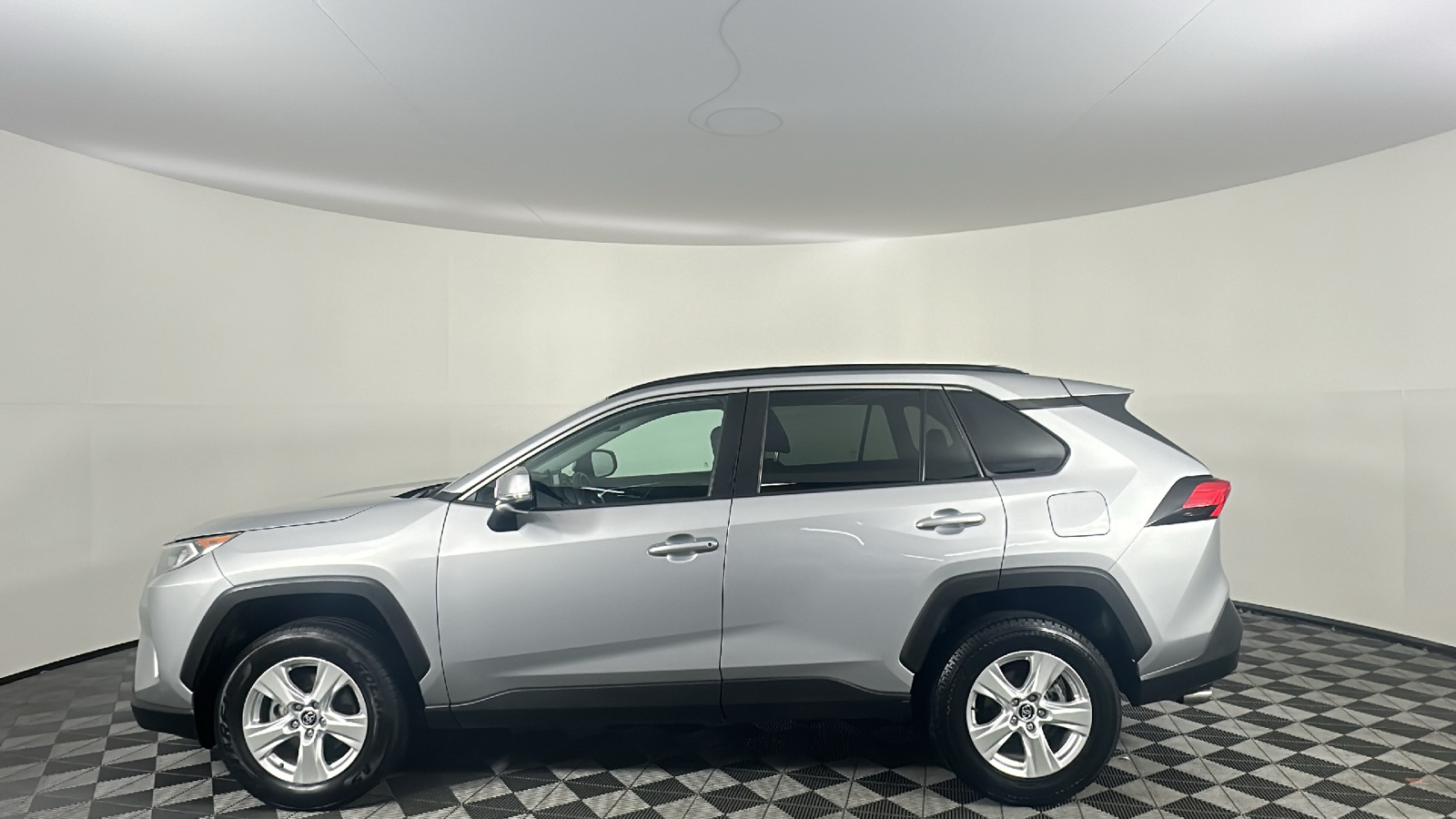 2021 Toyota RAV4 XLE 9