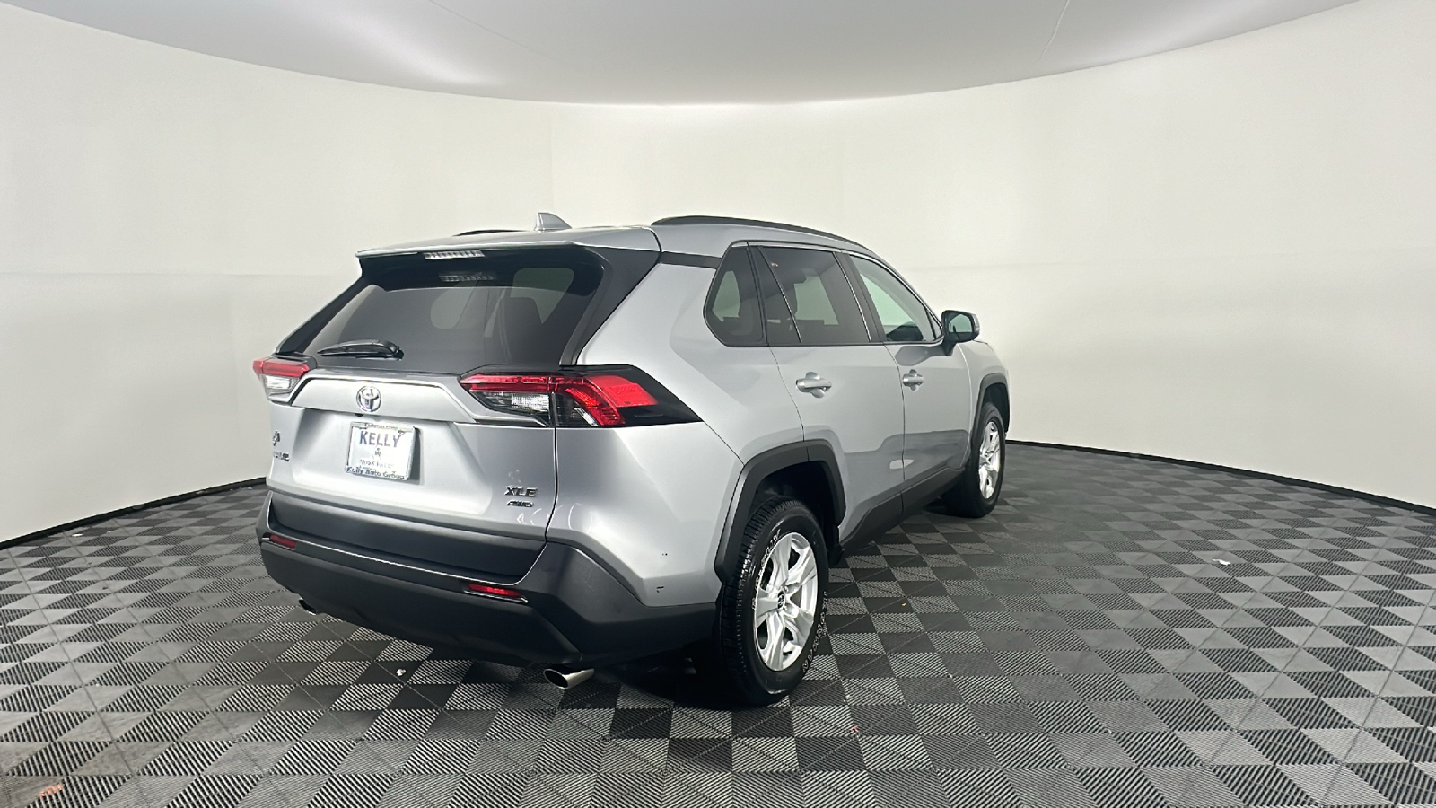 2021 Toyota RAV4 XLE 17